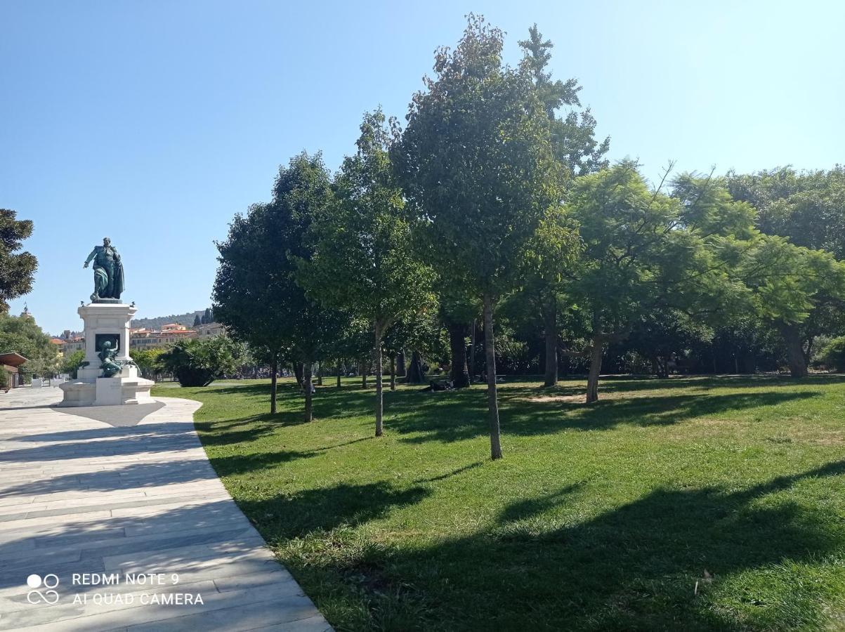 Studette En Plein Coeur Du Vieux Νίκαια Εξωτερικό φωτογραφία