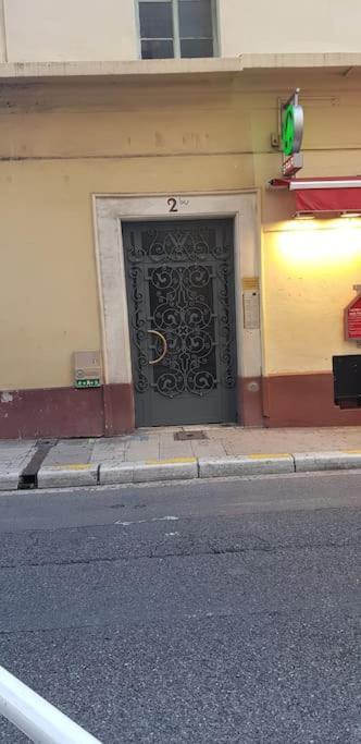 Studette En Plein Coeur Du Vieux Νίκαια Εξωτερικό φωτογραφία